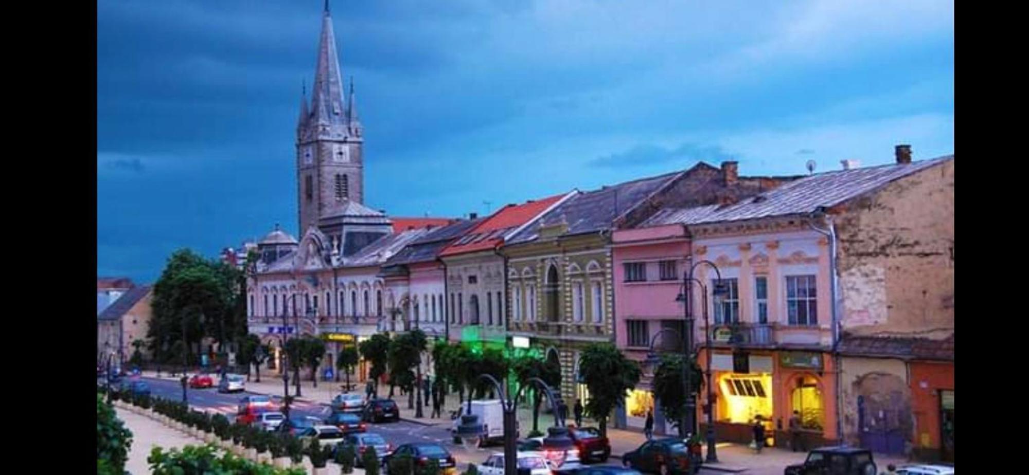 Deyinn Guest House Centrum Turda Zewnętrze zdjęcie